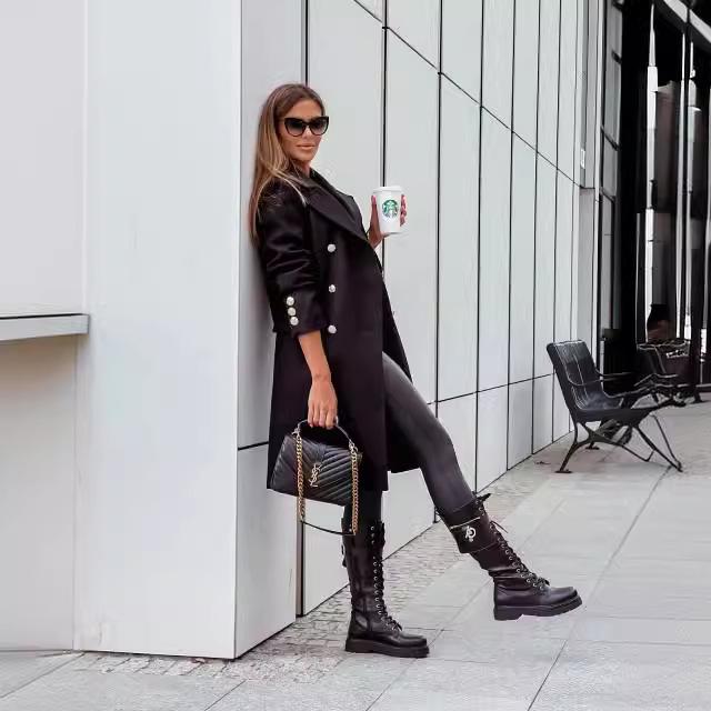 Palton de lână cu două rânduri de nasturi pentru femei în stil european și american - Culoare uni, Lungime medie, Colecția toamnă/iarnă