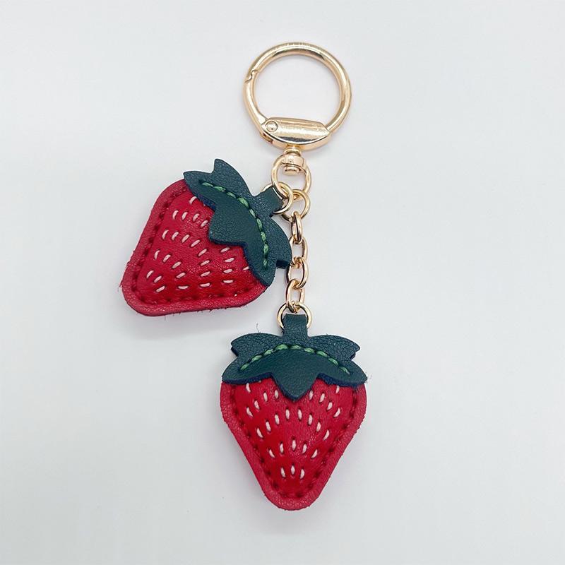 Exquisite High-end Strawberry Bag Pendants High-quality Leather Keychain Pendants Creative Double Strawberry Hand-stitched Gifts
