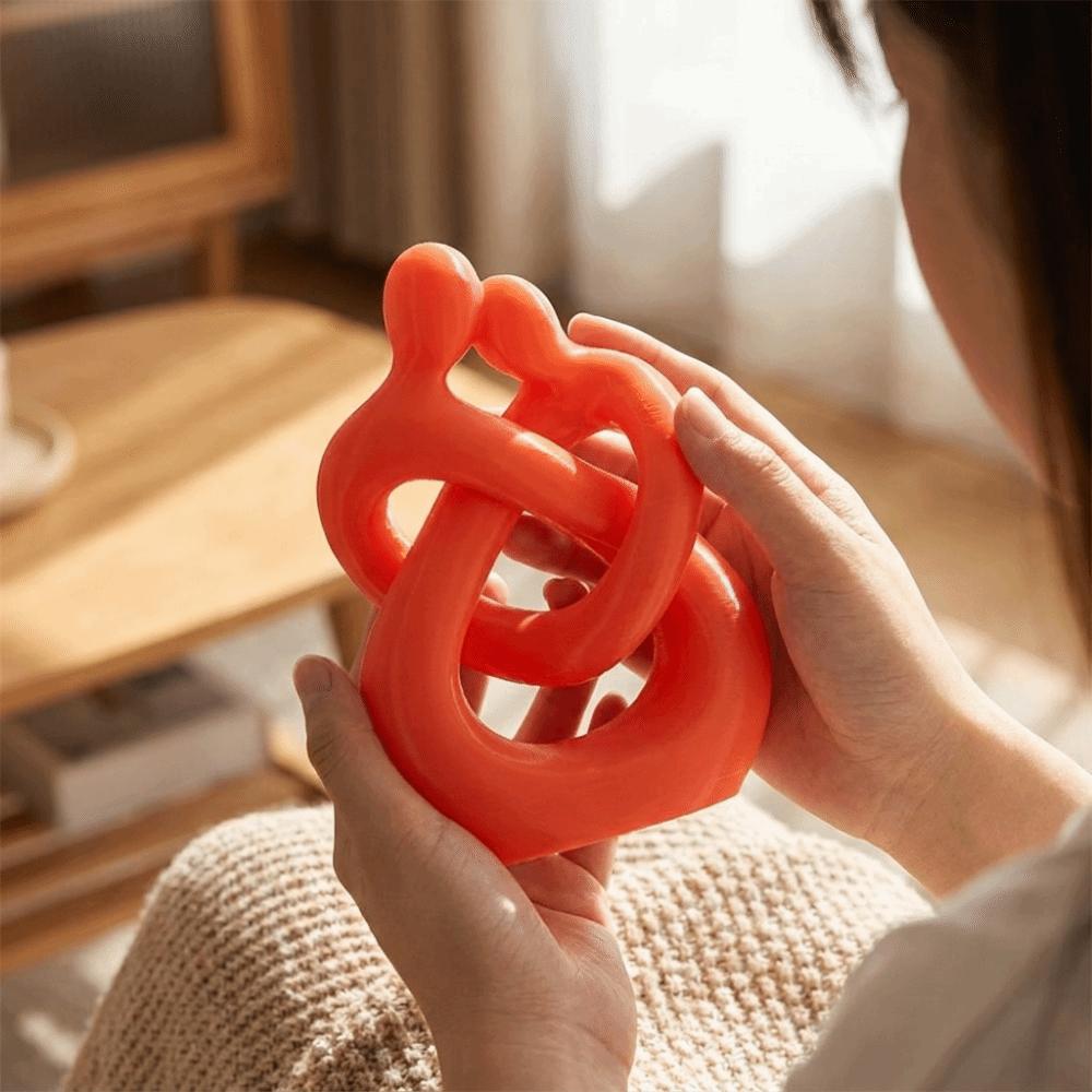 Romantic 3D Printed Figure Plastic Couple Embracing Sculpture Couple Ornament Valentine's Day