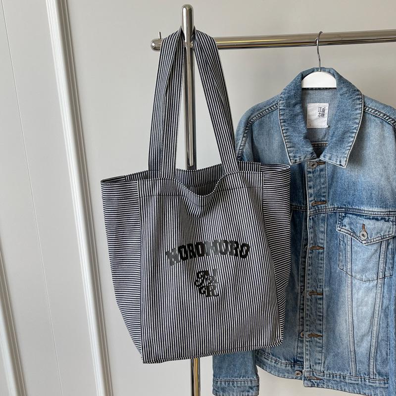 Lässige gestreifte Canvas-Tasche Damen Große Kapazität Pendler-Schultertasche College-Studenten-Klassentasche Tragetasche