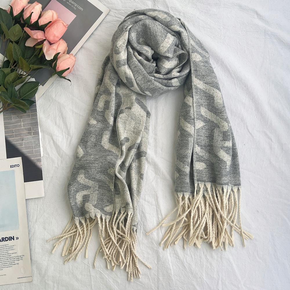 

High end Imitation Cashmere Scarf for Women Autumn and Winter Irregular Striped Warm Shawl with Fringed Long Scarf 200 * 67cm
