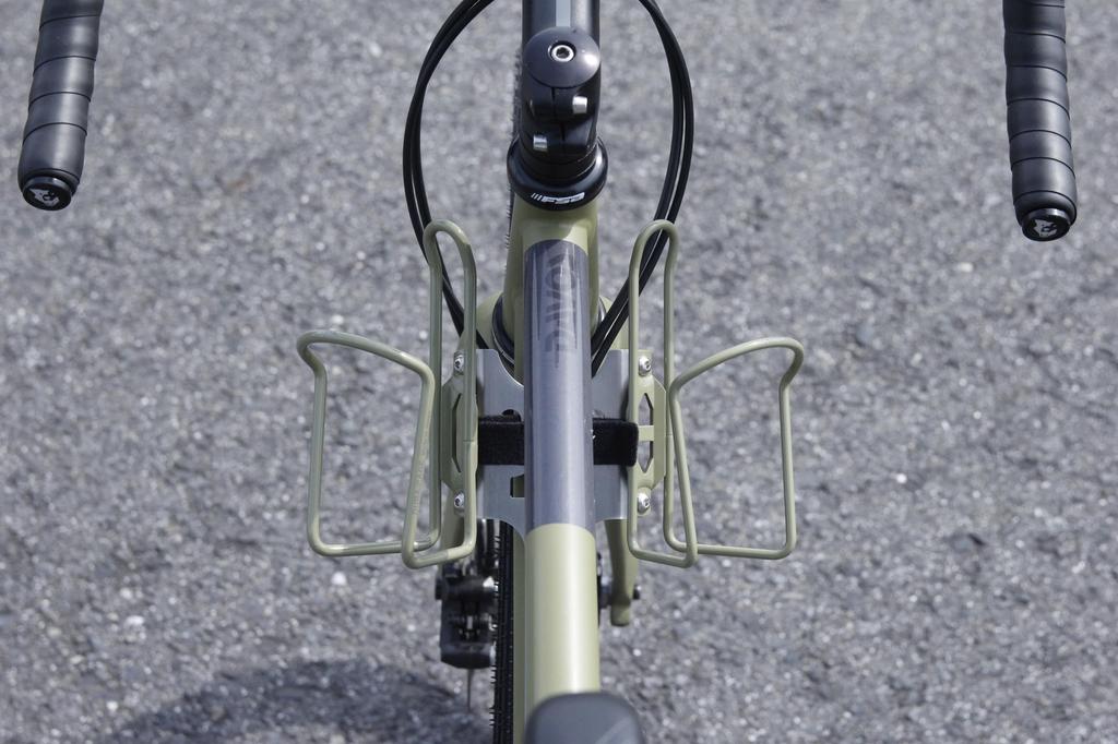 MINOURA Bicycle Extension Mount Base for Two Bottle Mule Bottles, EMB-2