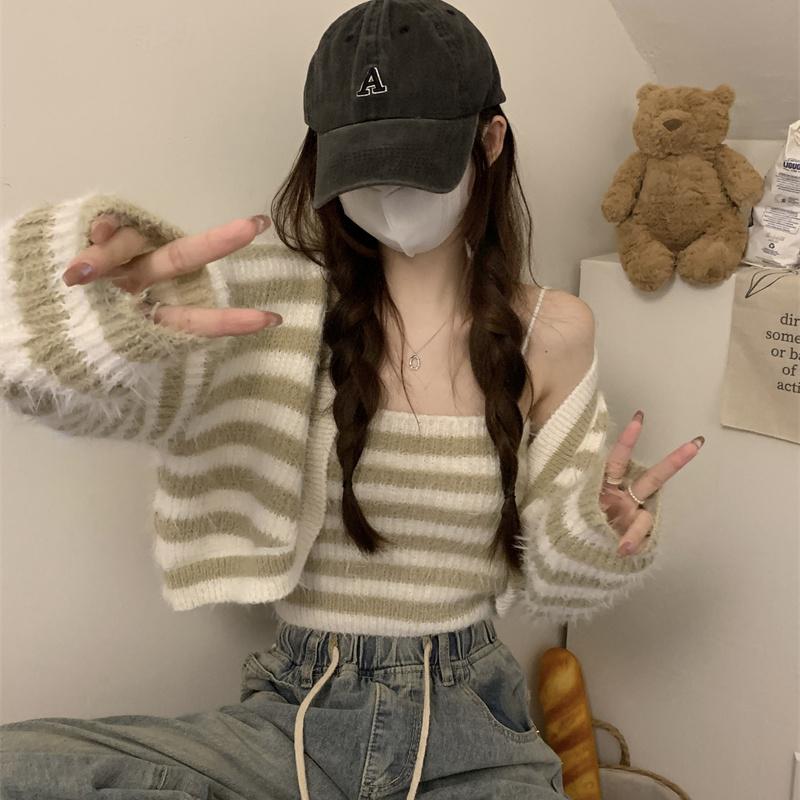 

Короткий модный свитер в стиле Pure Desire, женский полосатый вязаный кардиган, майка в западном стиле, комплект из двух предметов, женское пальто One Size хаки