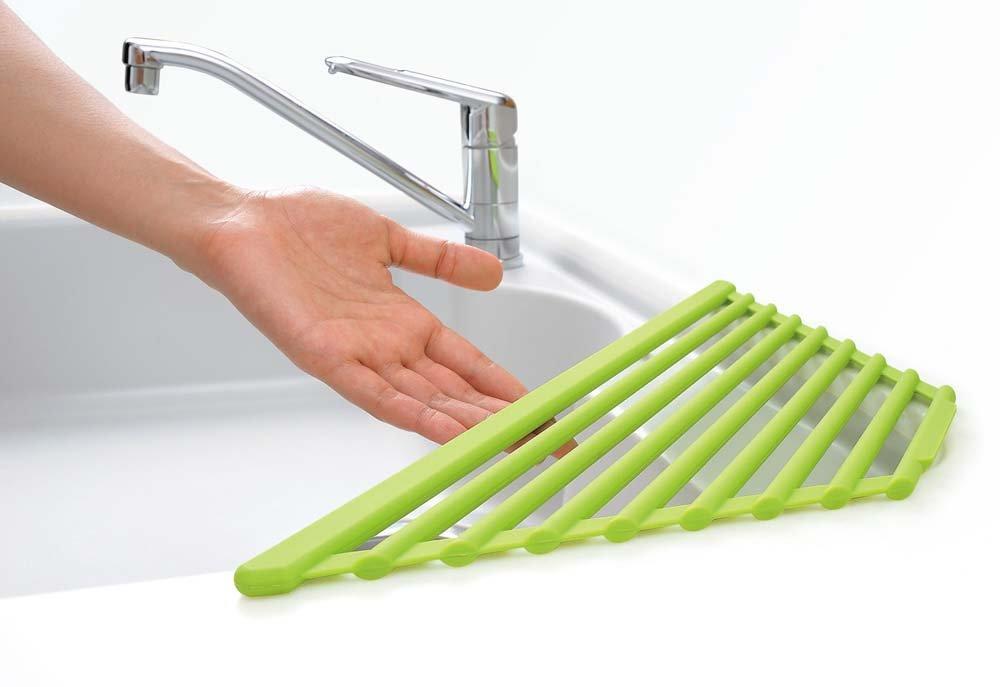 Spinning Silicone Triangular Drainer, Green, 75925