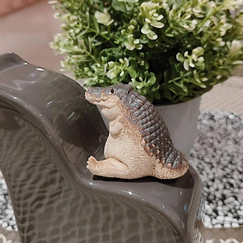Animal Figurines Alligator Figure Chubby crocodile Ornament Resin Animal Figurines Garden Decoration for Lawn Desktop or Balcony