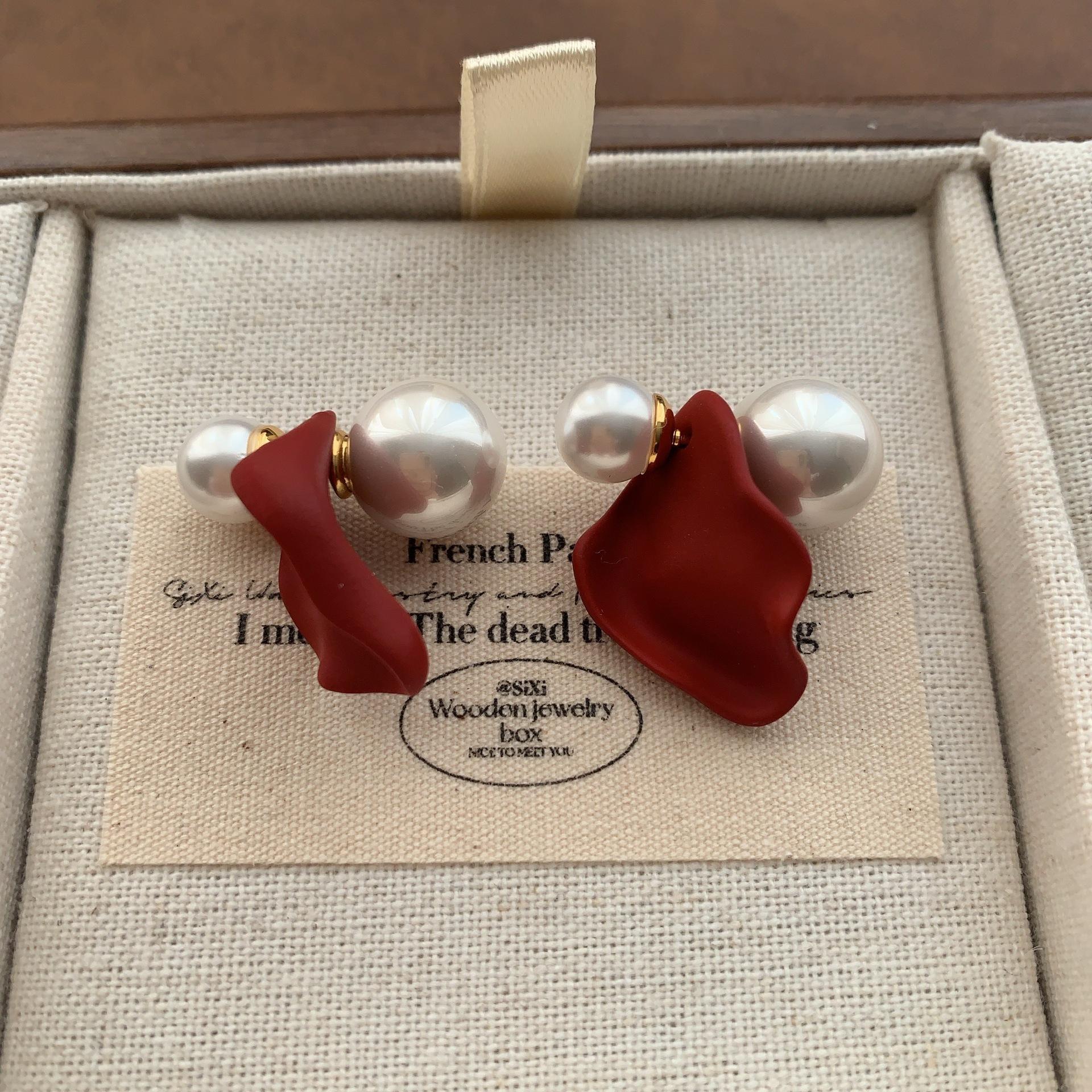 Classic Red Three-Dimensional Petal Pearl Stud Earrings Niche Design High Fashion Romantic Light Luxury Autumn And Winter Earrings