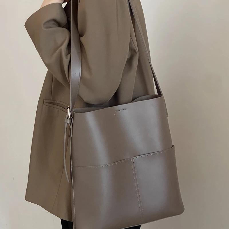 Fashionable 2026 Women's Leather Shoulder Bucket Bags Handbags Winter Fall Autumn Femme Design Casual Sac De Luxe Femme Vintage
