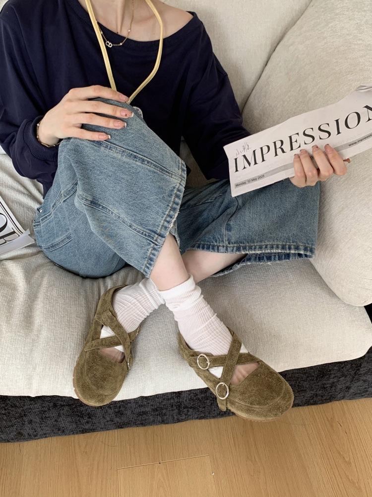 

Новая матовая обувь на осень и зиму 2025 года с перекрестными ремешками, круглым носком и замшевым верхом для женщин 39