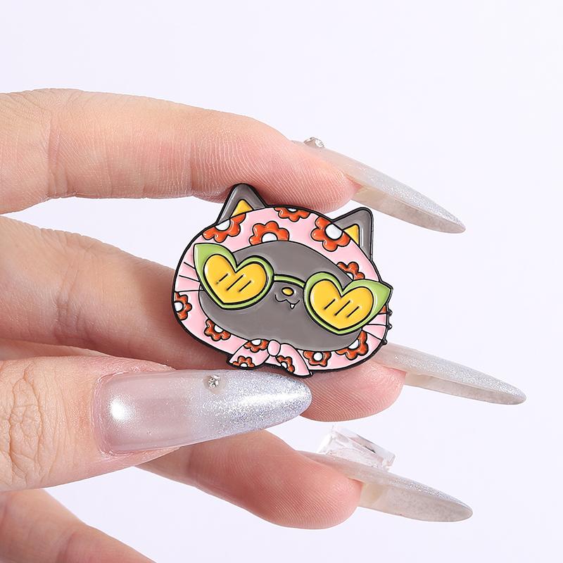 Funny Lucky Cat Enamel Pins Custom Cat Fashion Show Brooches Lapel Badges Clothes Animal Jewelry Gift for Kids Friends