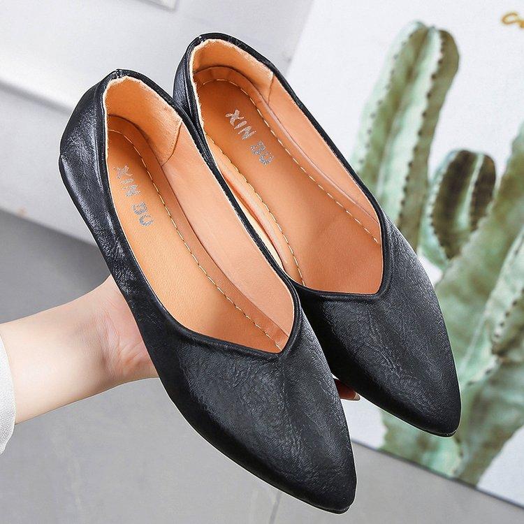 In the summer of 2024, the new shallow women's single shoes 35-43 large size flat-soled feet casual Doudou shoes women's shoes batch