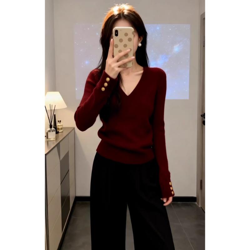 French High-end Gray V-neck Sweater for Women in Autumn and Winter New Style Can Be Worn Outside and Inside with a Base Layer Knitted Top