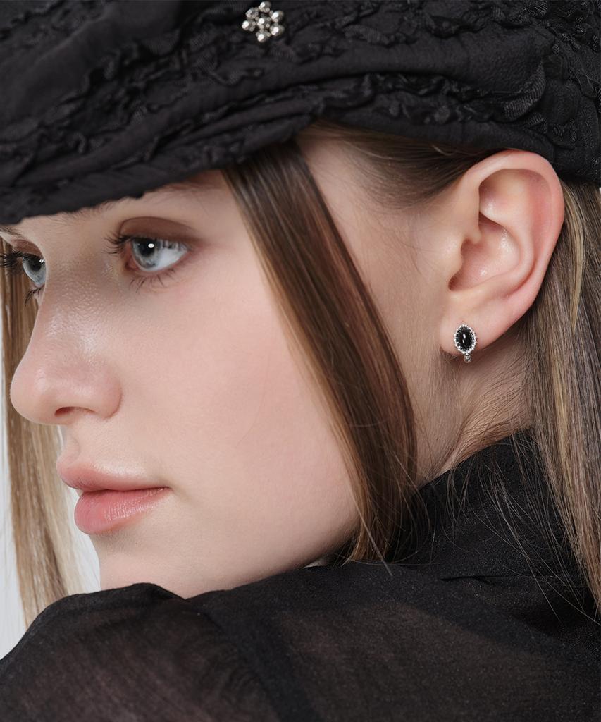 Xanadu Oval Stone Earrings_Black | Silver
