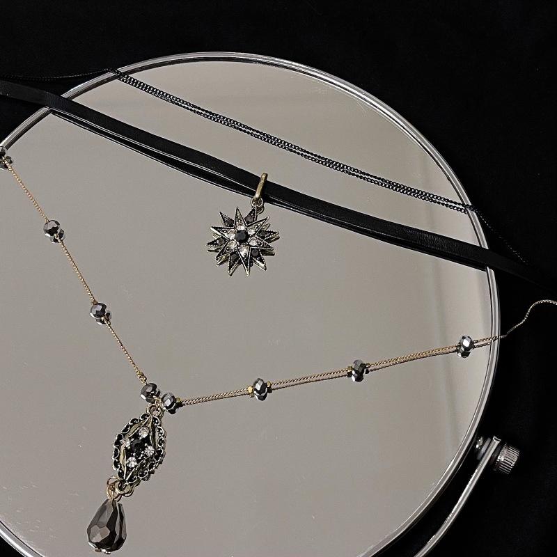 Neo-Gothic Crystal Multi-Layer Leather Necklace Exquisite Star Water Drop Choker Necklace for Women Girls Party Wedding Jewelry