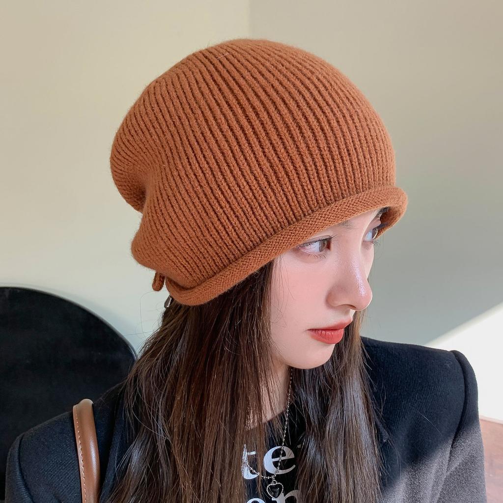 Herbst- und Winter Damen Ohrenschutz Warm und Modisch Kleine Wollzehenkappe mit Befestigung Unifarben Gestrickte Mütze