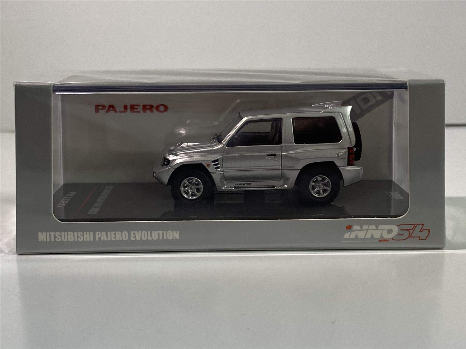 

Inno Models Mitsubishi Pajero Evolution Silver Finished Product 1/64