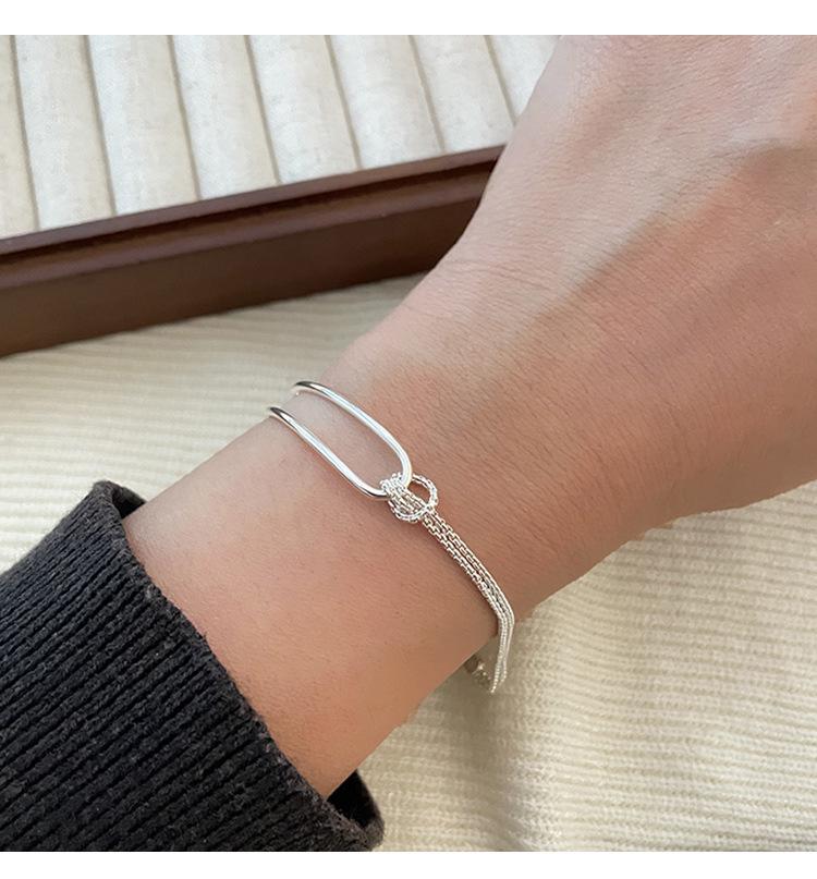 Elegant Women's Knot Bracelet with Cold Style – New Trendy Temperament Jewelry.