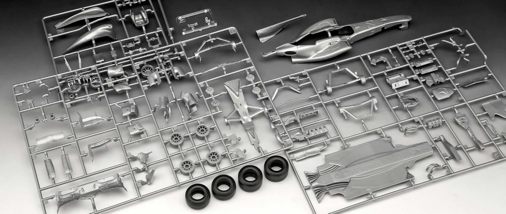 Revell Germany Scale McLaren Mercedes Hamilton R07096 Plastic Model 1/24 MP4-25 L.