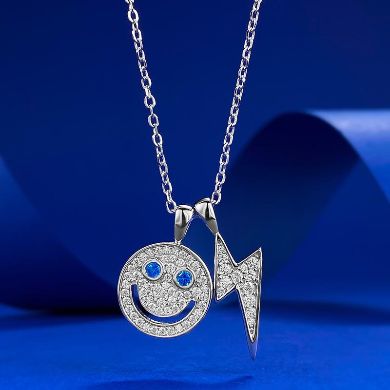 New S925 Silver Smiling Flash Pendant Necklace, Niche, Exquisite, Fashionable, High-quality, of Wedding Jewelry