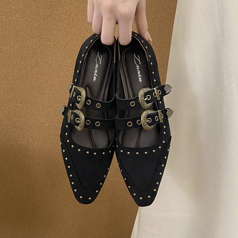 Retro design pointed head shallow mouth inner height increase single shoes women's 2025 autumn new French evening wind Mary Jane shoes