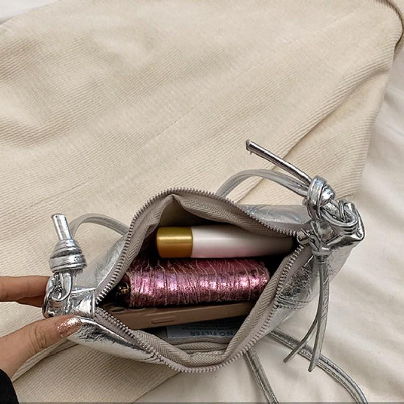 IELGY niche personalized fashion Spice Girl style simple and versatile dumpling bag, casual silver messenger bag