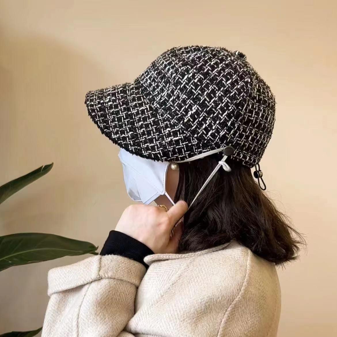 

Fisherman s Hat for Women In Autumn and Winter Korean Style Versatile Face Showing Small Duckling Cap Sequins Small Fragrant Style Equestrian Hat M（56-58cm）