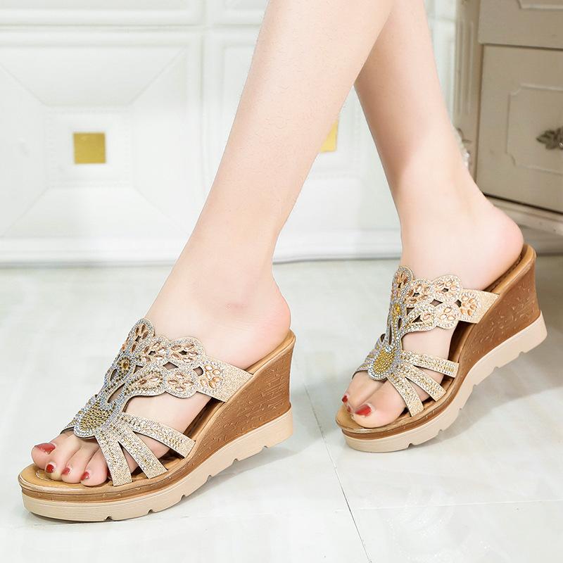 Fashion Shoes Ladies' Slippers Platform Luxury Slides Jelly Flip Flops On A Wedge Women Heels Pantofle Low Designer Glitter High 2025 Ro