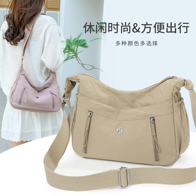 Textured shoulder bag simple and lightweight large-capacity nylon messenger bag fashionable solid color casual commuter bag women