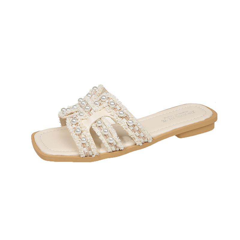 

2025 spring and summer new large size small fragrant flat-bottomed slippers women s wear soft bottom versatile pearl beach sandals 35