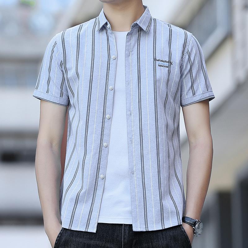 Summer New Men's Short-sleeved Shirt Korean Version of the Trend of Simple Simple Slim Striped Casual Handsome Shirt Men's Clothing