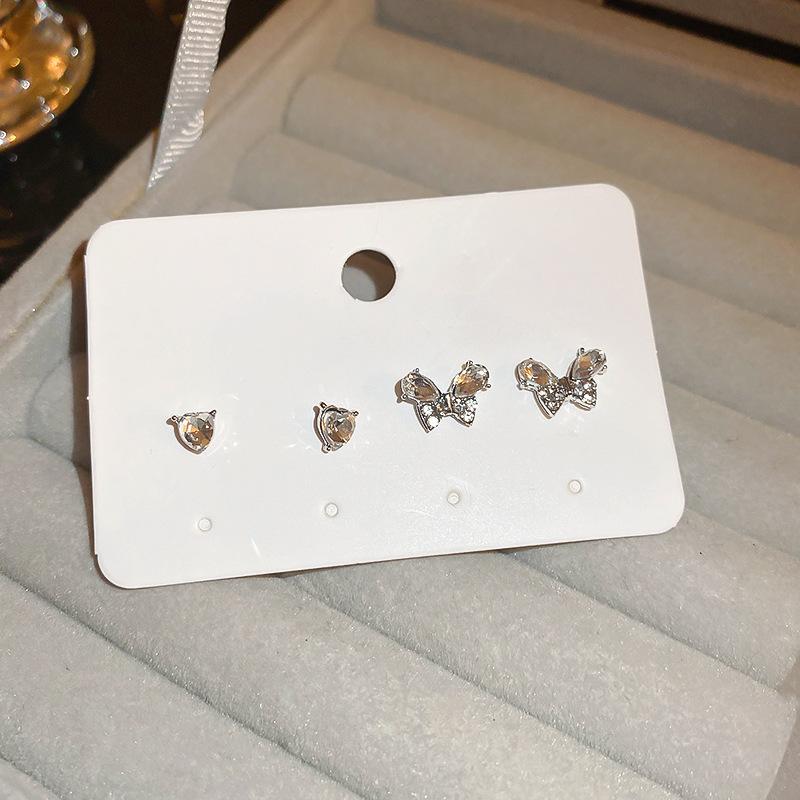 Flash diamond butterfly earrings, niche design sense, high-end light luxury fashion earrings, new popular temperament stud earrings, women