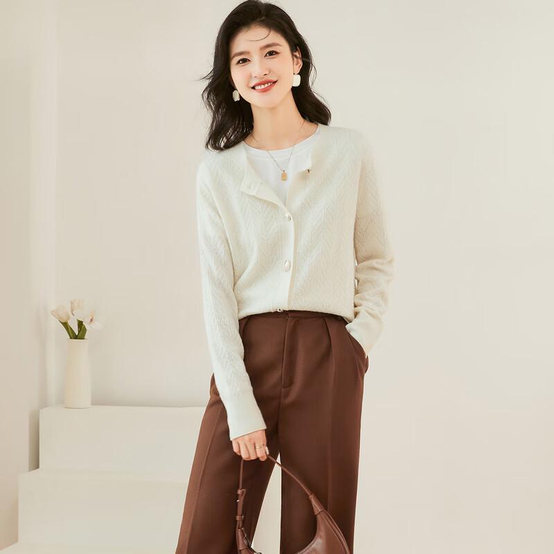 

Women s 100% Lambswool Round Neck Cardigan M