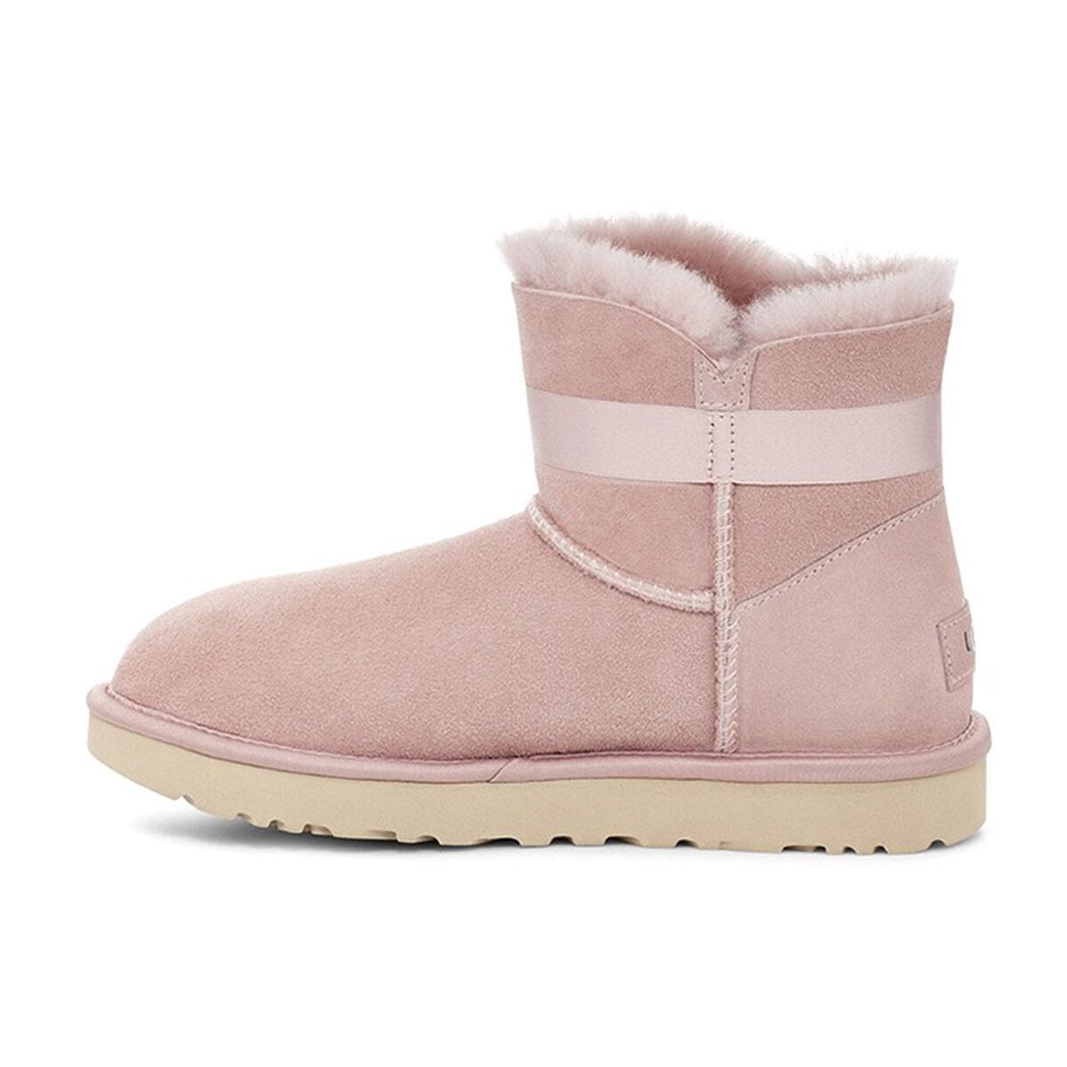 (WMNS) UGG Karlie Brooch Pale Pink Women s 1110430-PCRY EU 38