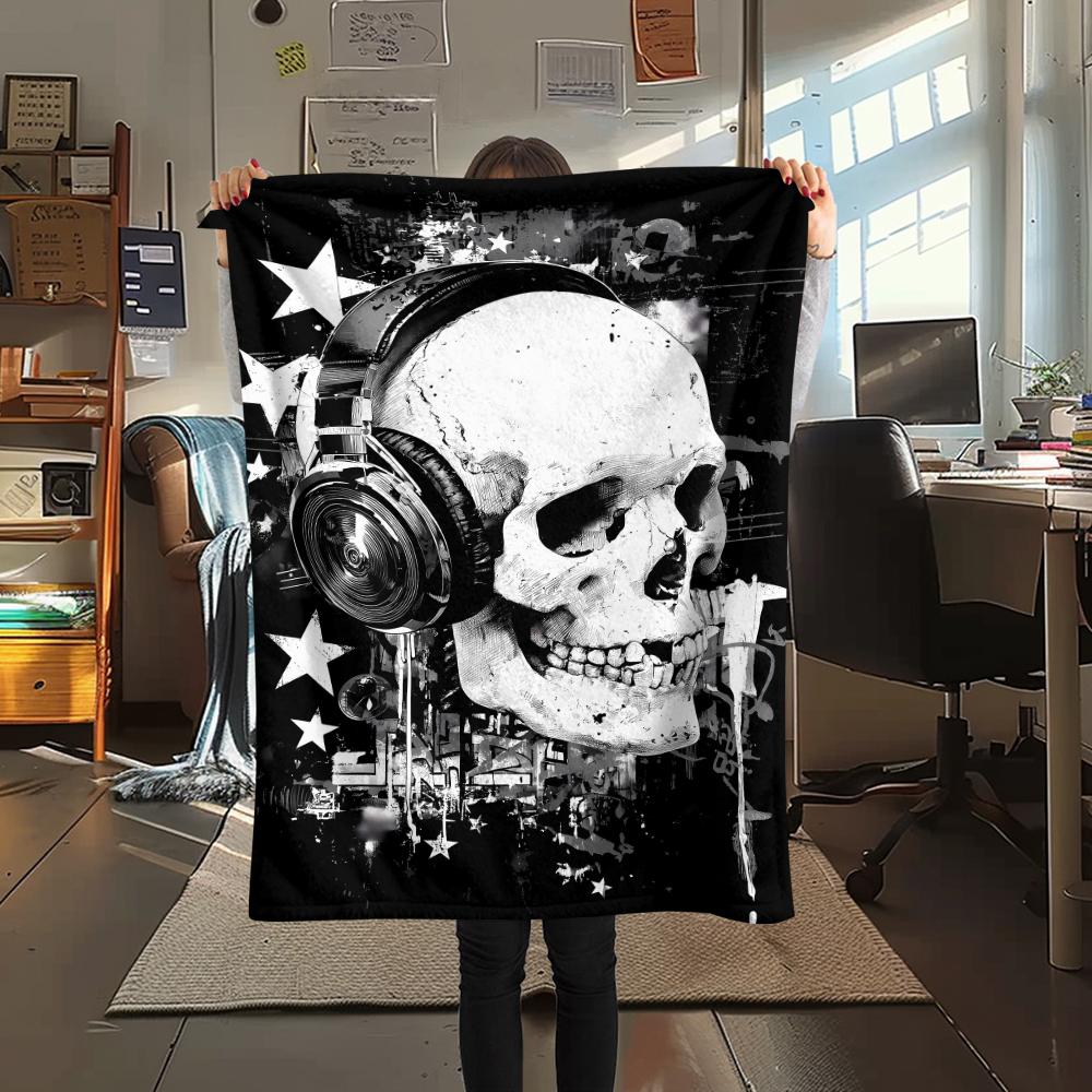 Skull and Love Print Flannel Blanket,High quality Comfortable for All Seasons,Home Decor,Warmth and Comfort,Perfect for Christmas Gifts