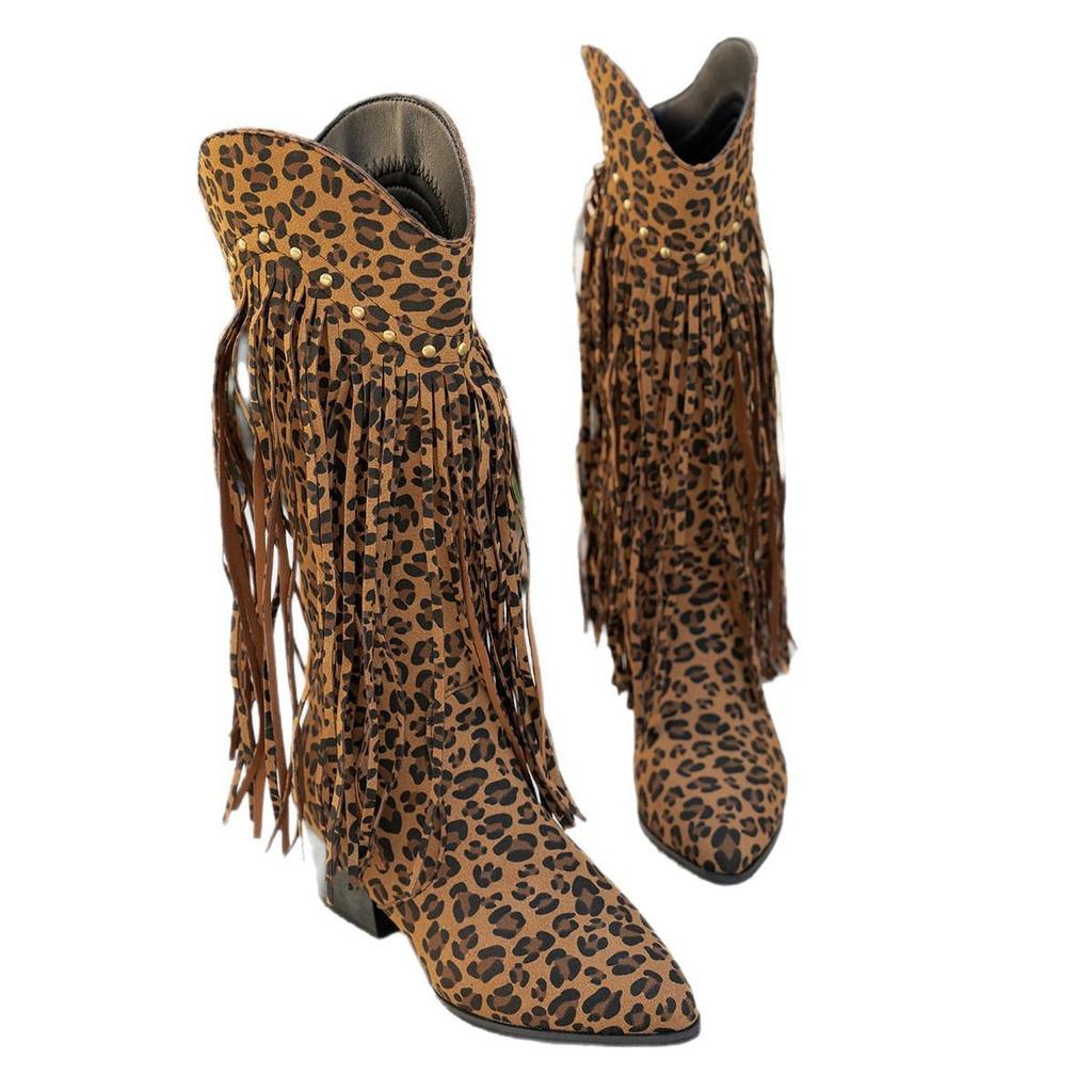 2025 Women's Winter Rivet Pointed-Toe Mid-Heel British Style V-Cut Retro Tassel Boots, Plus Size.