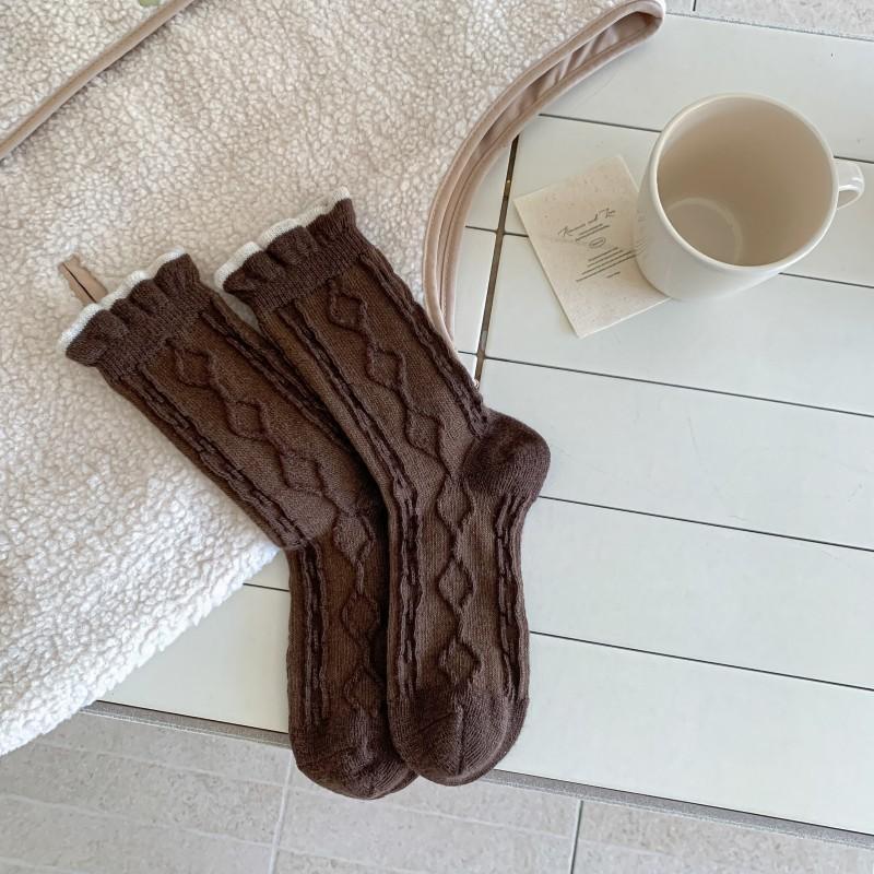 Women's Mid-calf Socks, Winter Fleece Warm Wool Socks, Black and White Women's Flower Bud Mouth Pile Texture Long Socks