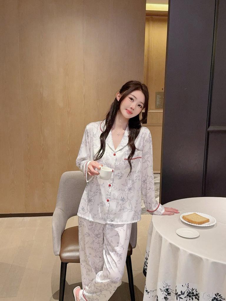 Fashion light luxury ice silk pajamas women's spring and autumn new thin long-sleeved trousers lapel national style printed loungewear