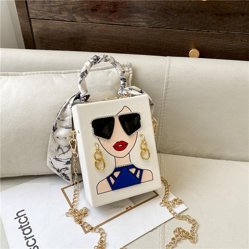 

2024 Весняна проста модна сумка для вечері Персоналізована нішева сумка для мобільного телефону Ретро сумка для мобільного телефону на ланцюжку Проста сумка через плече білий