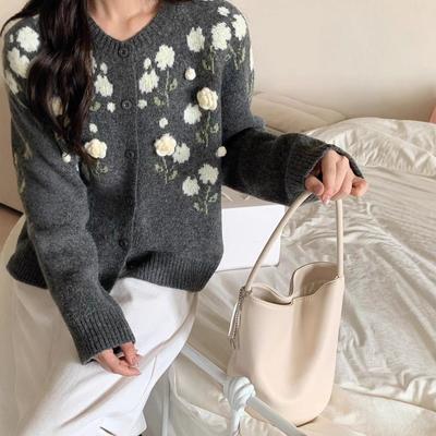 A Gentle Style Sweater Jacket for Autumn and Winter, A New Women's Wear with A High-end, Loose, Fresh and Sweet Floral Knitted Cardigan