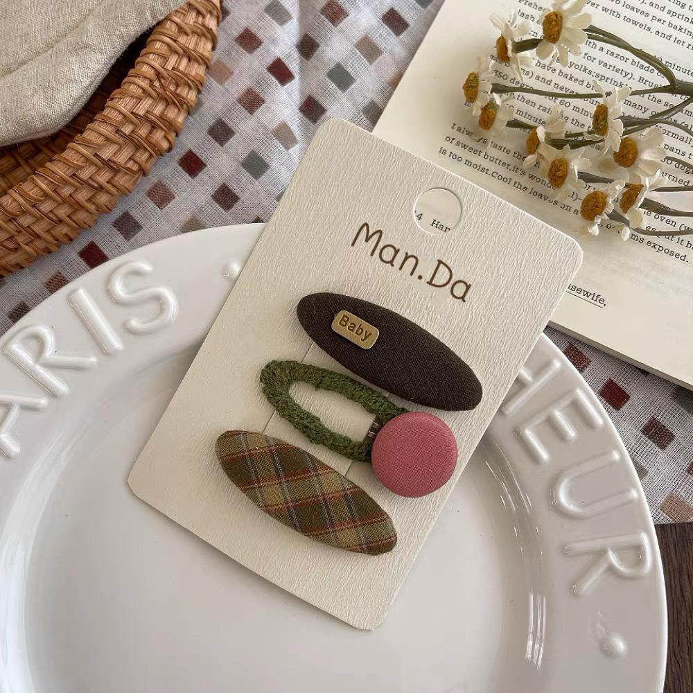 

Korean Morandi Plaid Hair Clip for Girls - Student Fabric BB Clip for Face Washing and Bangs