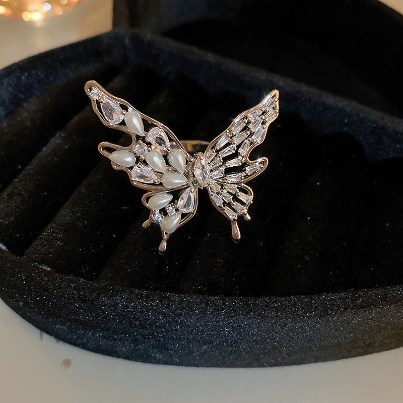 

GemChic женское циркониевое кольцо с бабочкой и жемчугом, кольцо на указательный палец, регулируемое модное кольцо, подарок на день рождения, Рождество, ювелирные изделия