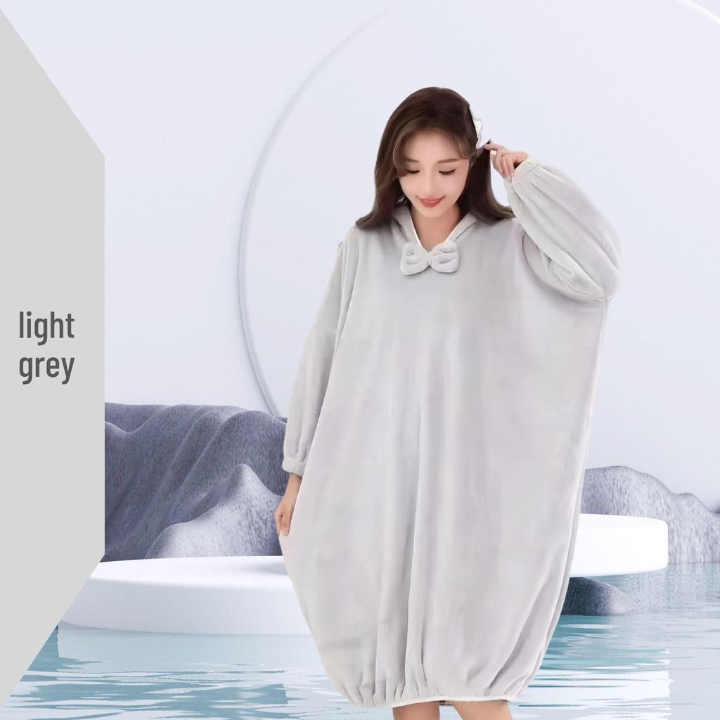 Women's Coral Fleece Hooded Bathrobe, Long Sleeve, Ultra-Absorbent and Thickened, Perfect for Home Use in Autumn and Winter