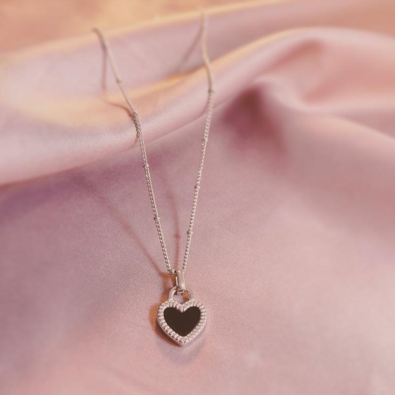 Double Sided Black Heart Necklace For Women Minimalist Design Luxury Pendant Choker Collarbone Chain Jewelry