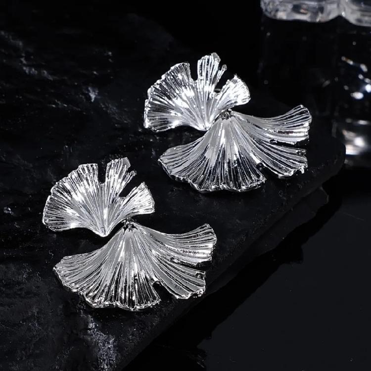 Ginkgos Leaf Shaped Earrings Easy Maintenance Everyday Wear Fashionable Women Accessory Alloy Texture for Fashion Look