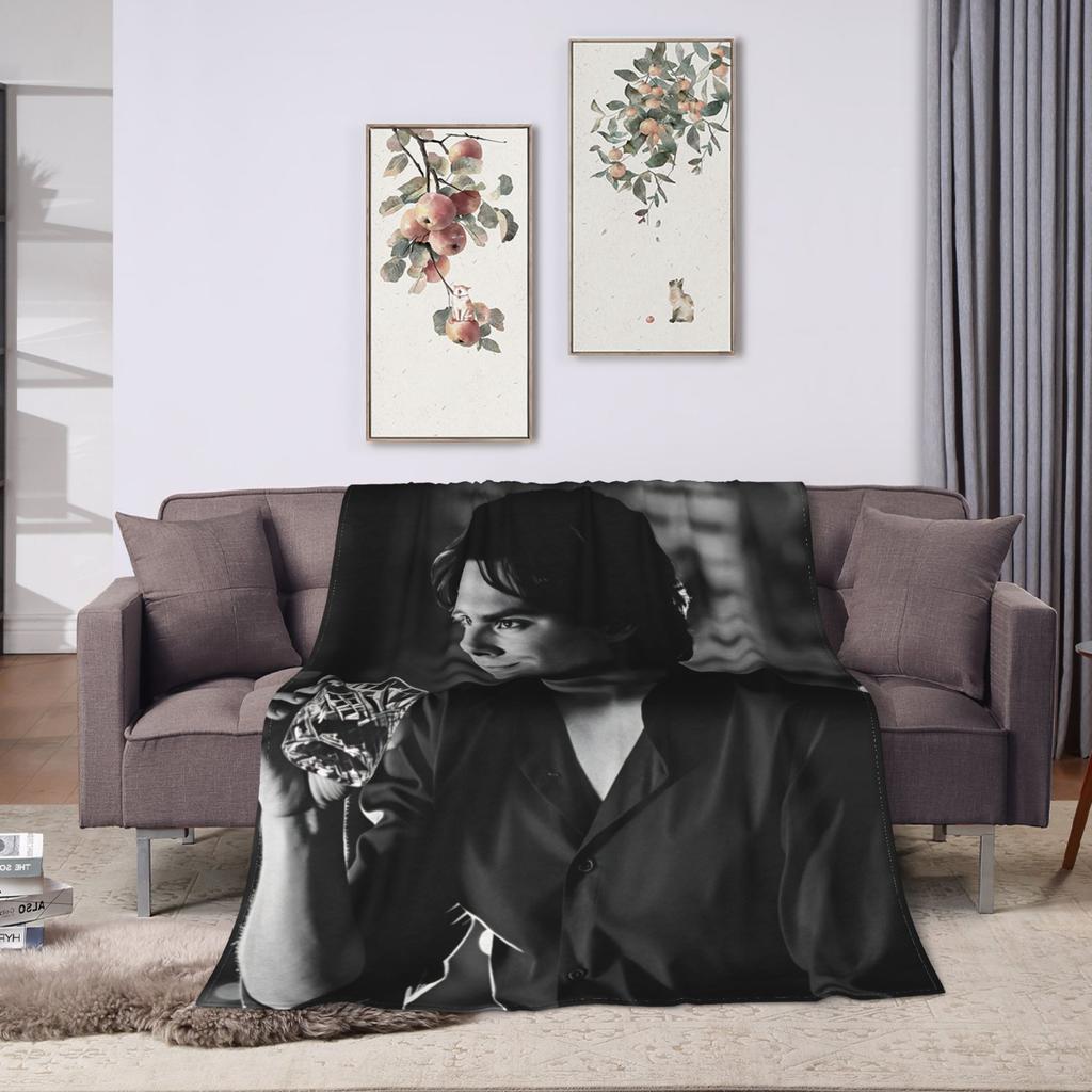 Warme Weiche Decken Reise Büro Damon Salvatore Bettwäsche Überwürfe Flanell Tagesdecke Für Heimdekoration Neuheit Sofa Bettbezug