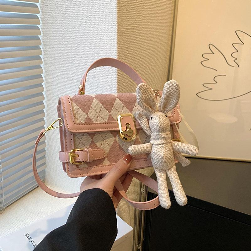 Korean version contrasting color rhombus portable small bag women's simple versatile small square bag 2025 fashionable new casual shoulder bag