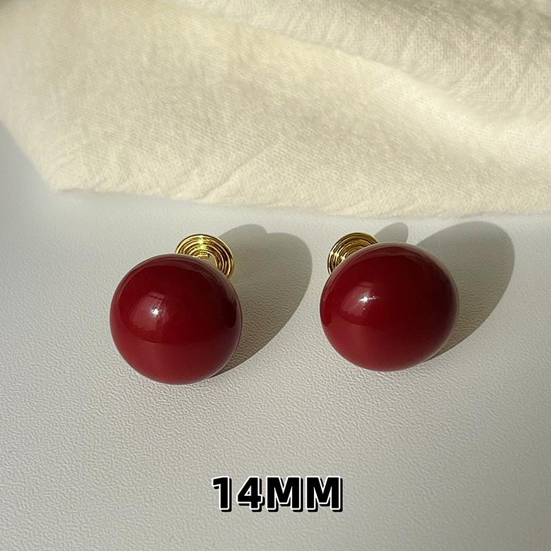 Wine red pearl mosquito coil disc ear clips, no ear piercings, painless earrings, simple and fashionable commuter temperament stud earrings