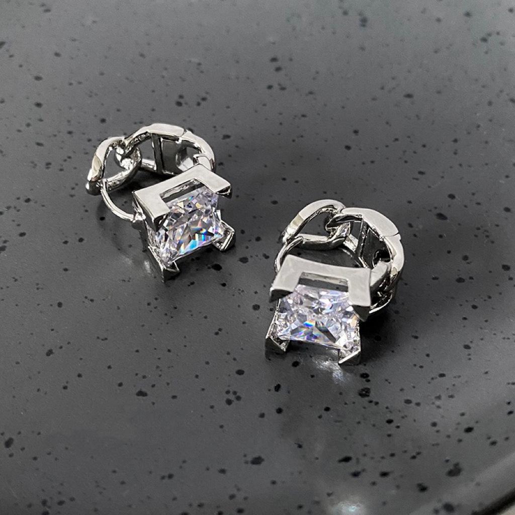 

European and American cold silver square zircon ear buckle women s niche design sense advanced heavy industry simple versatile earrings earrings
