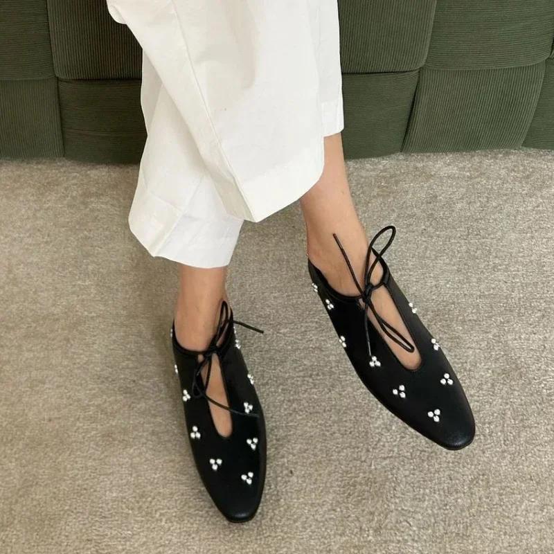 Fashion Fashion Rivet Designer Brand Flats Women Comfort Soft Sole Mary Jane Shoes Elegant Shallow Cross Lace Ballet Shoes Zapatos Mujer