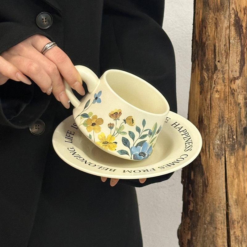 Retro light luxury daffodil coffee cup and saucer set original gift girls afternoon tea ceramic cup souvenir gift box