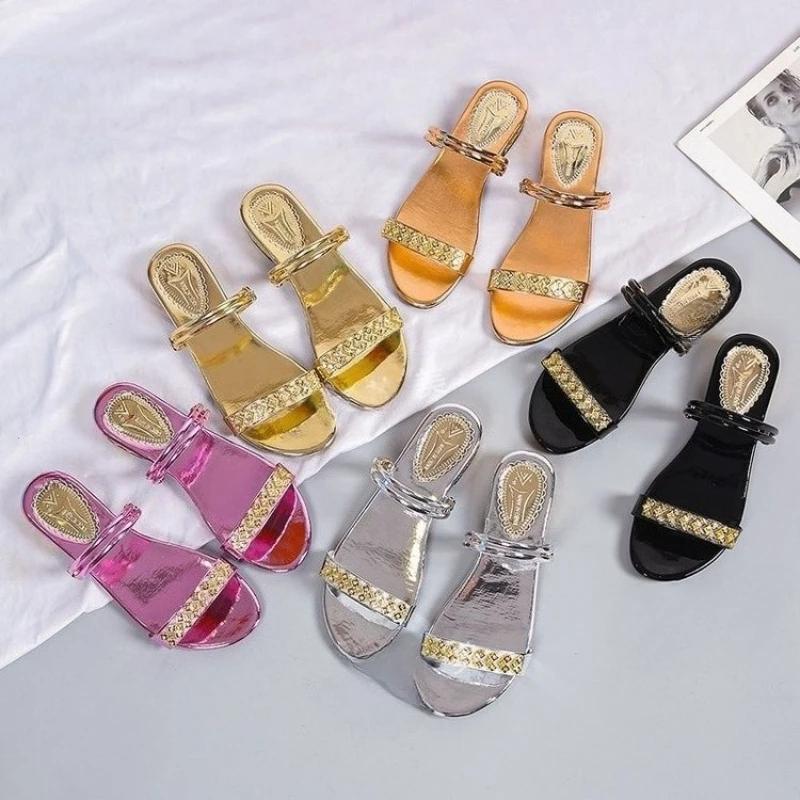 Fashion Women Slippers 2025 New Fashion Sandals Non-Slip Crystal Luxury Ladies Slippers Rivet Rhinestone Low Heels Shoes Slides Women